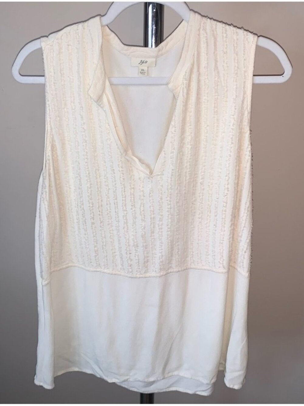 J.Jill Top sleeveless v-neck